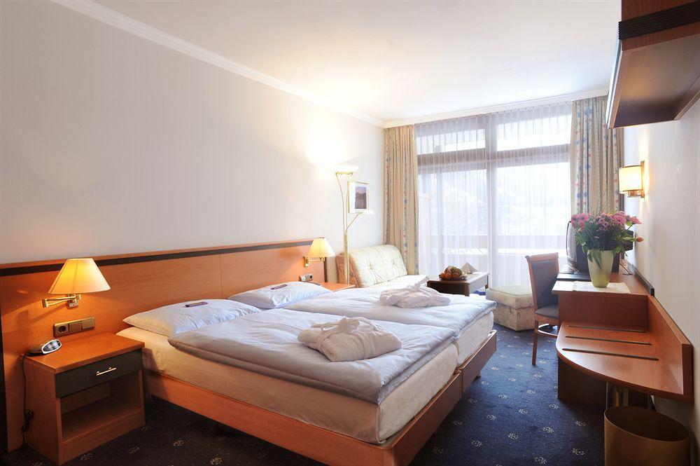 Alpin- Das Sporthotel, Summercard Included May - September ツェル アム ゼー エクステリア 写真