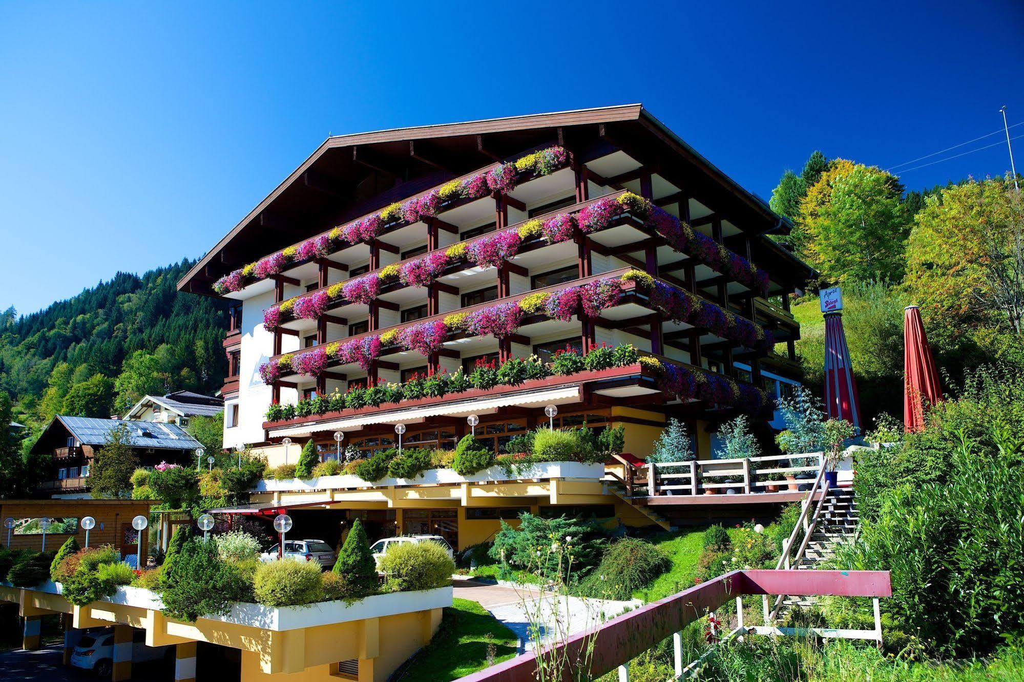 Alpin- Das Sporthotel, Summercard Included May - September ツェル アム ゼー エクステリア 写真