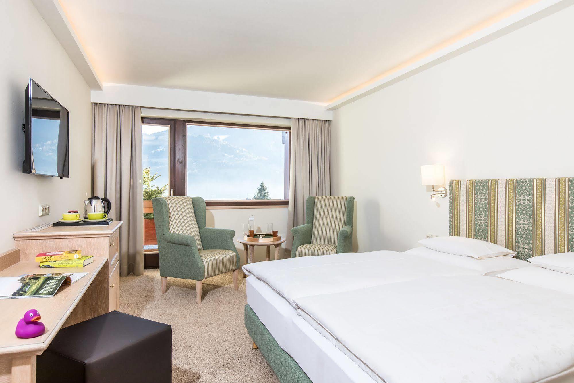Alpin- Das Sporthotel, Summercard Included May - September ツェル アム ゼー エクステリア 写真